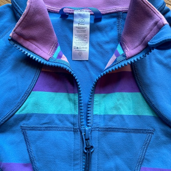 Ivivva (girls lululemon) sweater size 12 - Picture 3 of 6